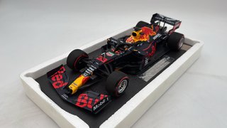 MIN113200233 Minichamps Aston Martin Red Bull Raci
