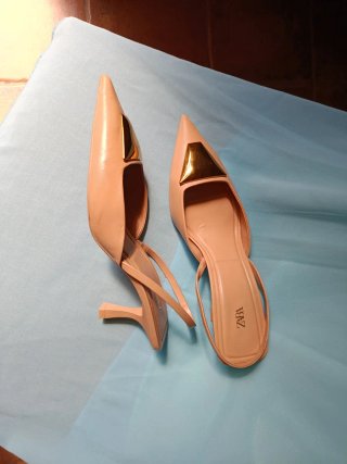 Zapatos Zara Salón Beige Talla 40