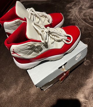Jordan Retro 11 Roja Talla 41