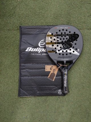 Pala de pádel Bullpadel - Hack 04 Hybrid 2026
