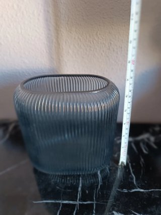 Jarrón cristal gris acanalado