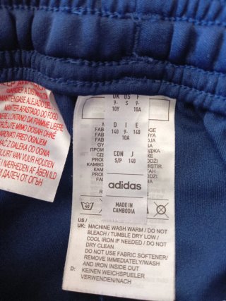 Pantalón corto de niño Adidas azul 8€ cada uno
