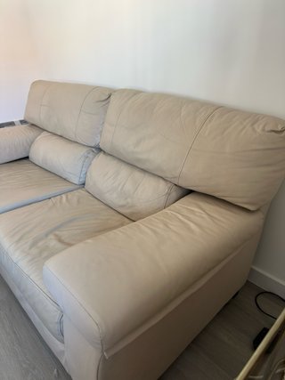 Sofá 2 plazas piel beige claro