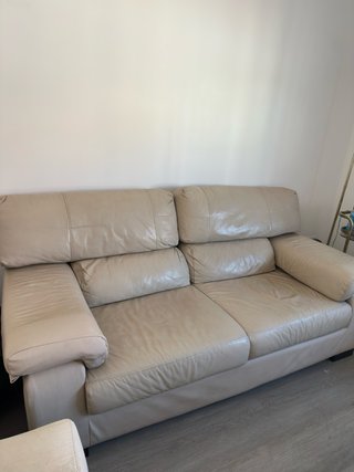 Sofá 2 plazas piel beige claro