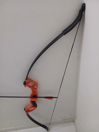 Arco recurvo naranja y negro