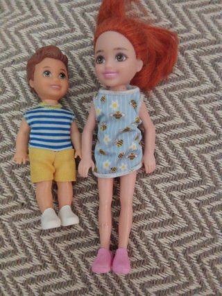 Lote 2 Muñecos Barbie Club Chelsea Mattel