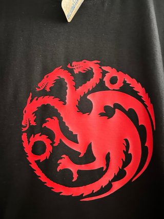 Camiseta Negra Símbolo Targaryen