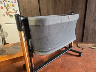 Cuna de bebé con movimiento