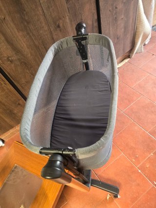 Cuna de bebé con movimiento
