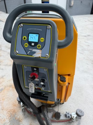 Fregadora eléctrica MB AR-S5D con tracción, nueva
