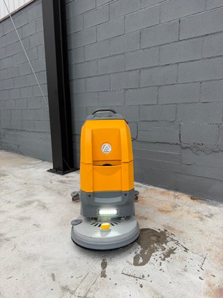 Fregadora eléctrica MB AR-S5D con tracción, nueva