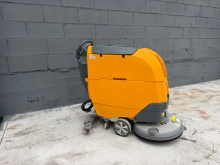 Fregadora eléctrica MB AR-S5D con tracción, nueva