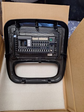 Radio Android 15 Trafic Vivaro 2+64GB + Cámara