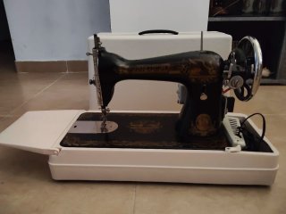 Máquina de coser Singer antigua