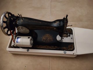 Máquina de coser Singer antigua