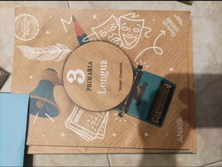 libros (Anaya ) ( Revuela) 3°