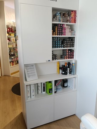 Mueble expositor peluquería