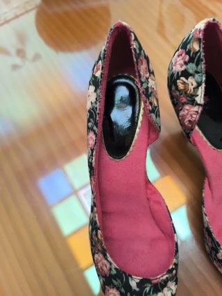Zapatos de tacón estampados florales
