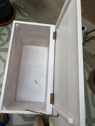 Baúl de madera con estrellas y luna