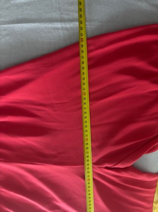 Mono de fiesta rojo con pedrería