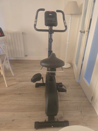 Bicicleta estática casi sin uso