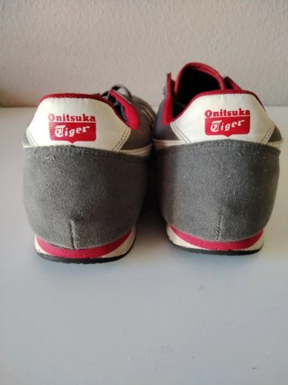 Onitsuka Tiger T-46 grises y rojas