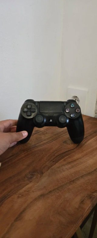PS4 (PlayStation 4) Negra