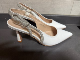 Zapatos de Novia Talla 39 Blancos con Pedrería