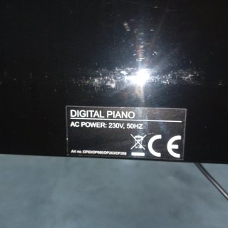 Thomann DP50 Piano Digital Roto .  No suena