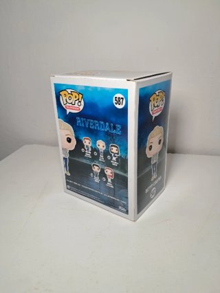 Betty Cooper Funko Pop #587 - Riverdale Hot Topic