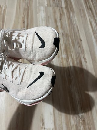 Nike Zoomx Invincible Run 3 blanco y rosa