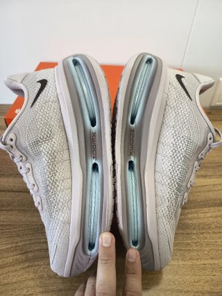 Nike Vomero Premium Talla 40