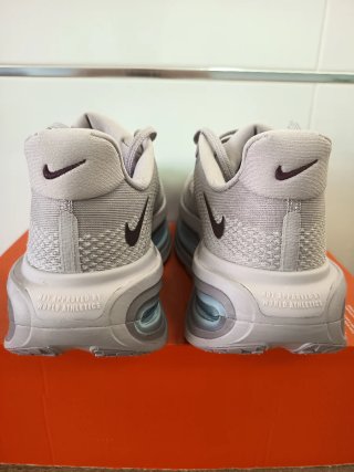 Nike Vomero Premium Talla 40
