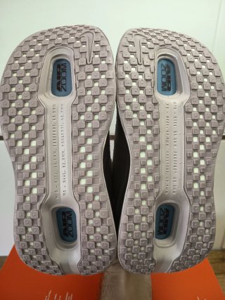 Nike Vomero Premium Talla 40