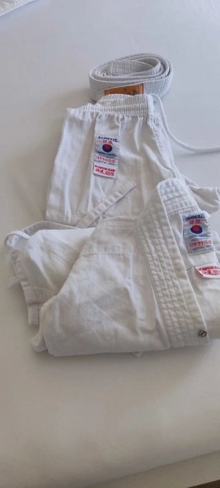 Kimono Karate Niños talla 110 de 3 a 6 años
