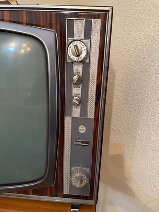Televisor antiguo Optimus