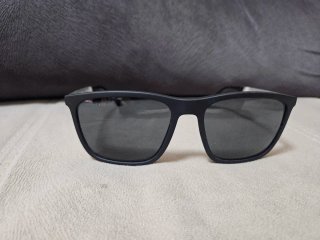 Gafas de sol Emporio Armani negras y plateadas