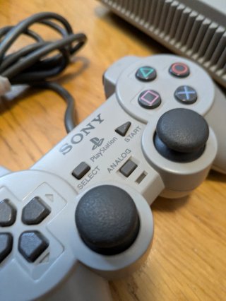 PlayStation 1 Dual Shock con caja