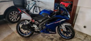 Yamaha YZF 125 R Azul y Blanca