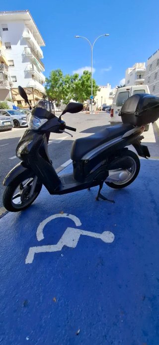 Honda SH 125 2012 Negra 34.000km