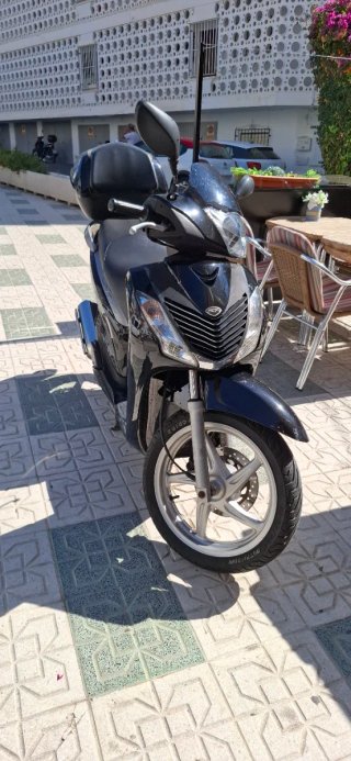 Honda SH 125 2012 Negra 34.000km