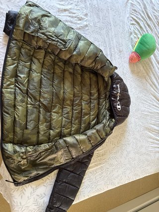 Chaqueta Champion Negra con Capucha