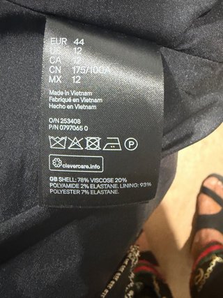 Traje de falda y chaqueta a cuadros