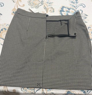 Traje de falda y chaqueta a cuadros