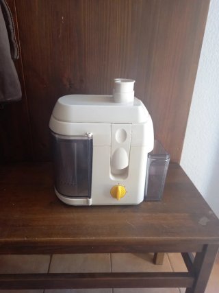 Licuadora blanca