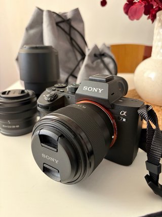Cámara Sony Alpha 7 III + 3 objetivos + Accesorios