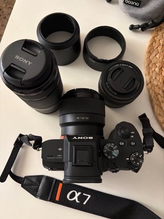 Cámara Sony Alpha 7 III + 3 objetivos + Accesorios