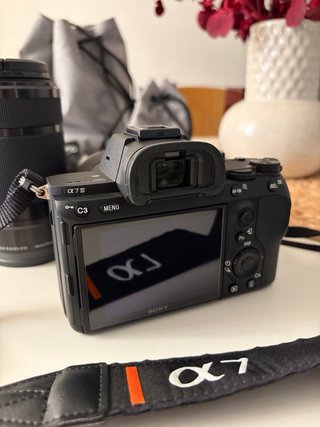 Cámara Sony Alpha 7 III + 3 objetivos + Accesorios