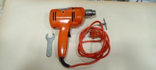 Taladro Eléctrico Naranja con Accesorios