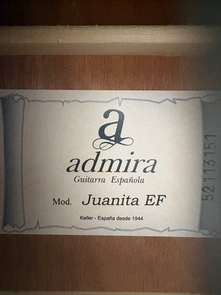 Guitarra Admira Juanita Amplificada como nueva